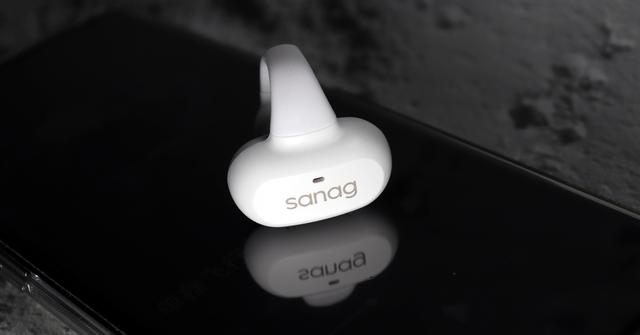 谁能把蓝牙耳机做这么小？sanag塞那Z50s夹耳式运动蓝牙耳机测评