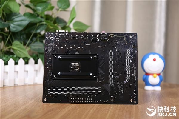 699元经典板U套装：AMD A8-7680处理器+技嘉主板