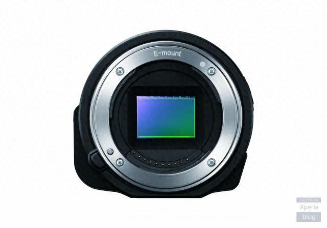 继 QX10 后，索尼推出可更换镜头的 QX1 智能镜头相机