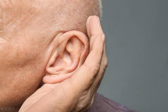 经常戴耳机会导致耳朵损伤——教你正确佩戴并注意细节