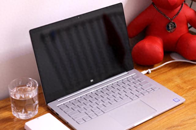 小米发布的首款笔记本电脑，用了6年多的时间，现在还能用吗？