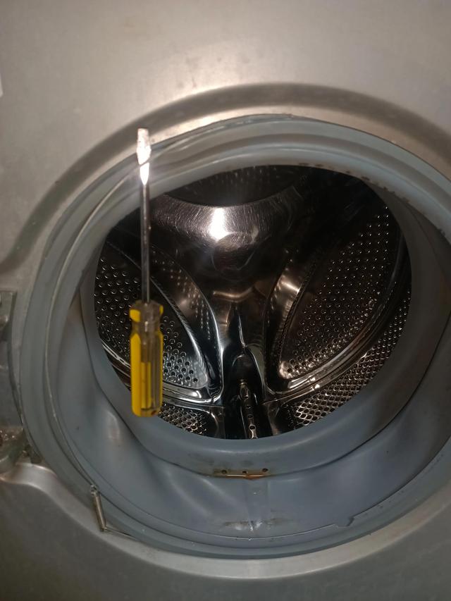闲着没事，自己修理家里的西门子滚筒洗衣机