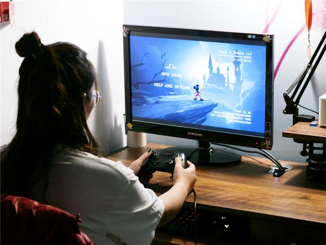 「超逸酷玩」北通斯巴达2游戏手柄电脑手机游戏全兼容