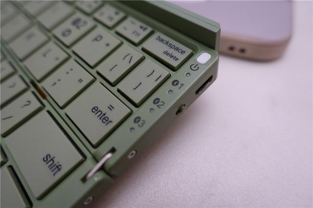 BOW折叠蓝牙键盘体验，三设备连接，一键切换