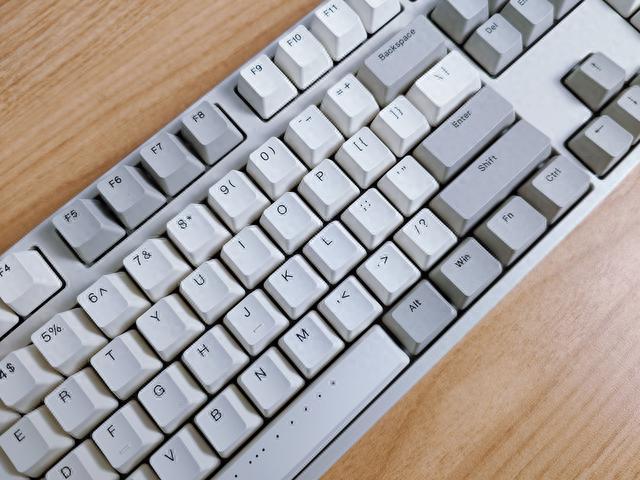 ikbc W210机械键盘：108键，樱桃茶轴，永远的神