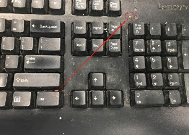 电脑键盘数字键盘无法使用？两个步骤教你恢复
