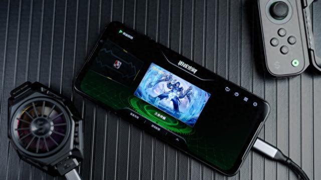 这才是游戏手机该有的样子 腾讯黑鲨游戏手机3评测