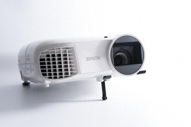 不想再买传统电视了 EPSON 爱普生 CH-TW5600 投影机使用体验