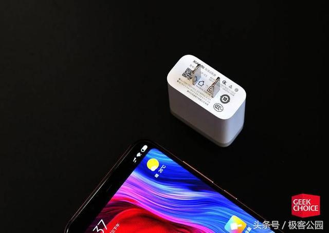 小米手机8评测：小米8周年作品，目前3000元档最值得买的智能手机