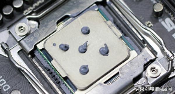 电脑中“硅脂”究竟有多重要？CPU硅脂原来这么涂最好，装机必学