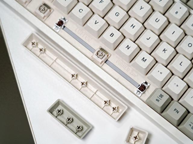 能平替全键盘的小键盘，Lofree洛斐小方98键复古机械键盘表现如何