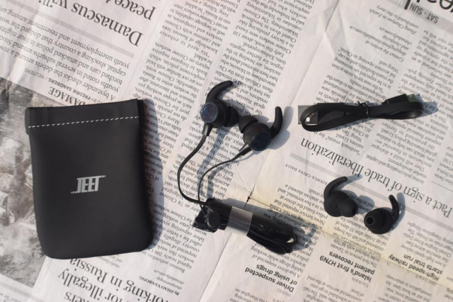 泰捷JEET W1蓝牙耳机体验点评：实用性高，适合爱听流行歌曲人群