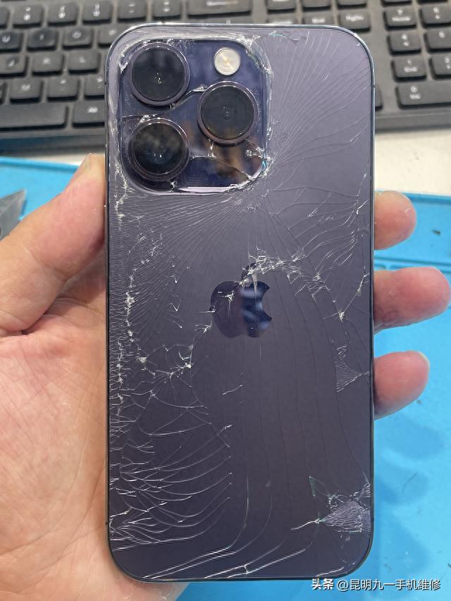 苹果手机后盖玻璃碎了多少钱？iPhone后盖坏了需要维修的看过来