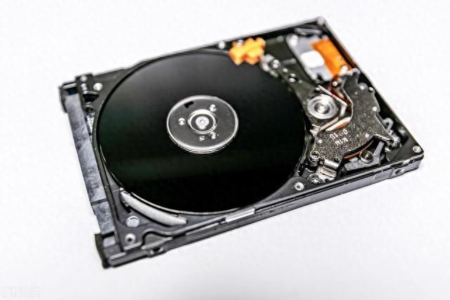机械硬盘与固态硬盘有什么区别？哪个更好？