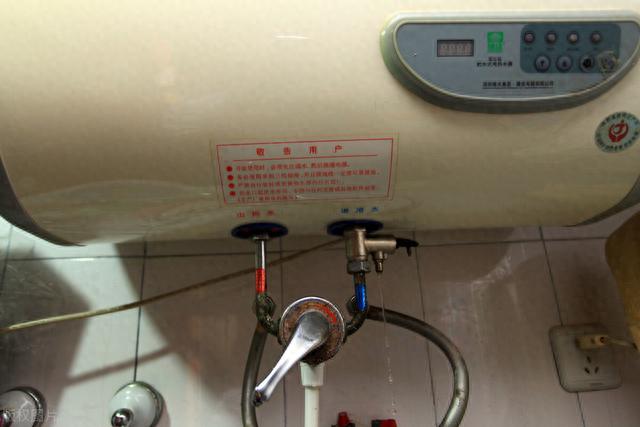 电热水器要定期清理水垢，五分钟学会，自己动手不求人