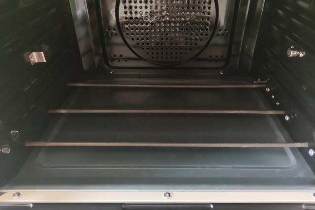 想买烤箱不会选？看看这款功能全面，温度稳定的ACA风炉烤箱