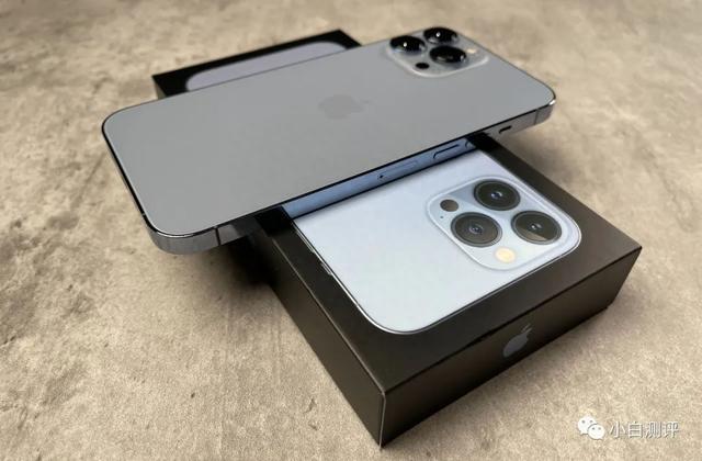 「上手」iPhone 13 Pro Max远峰蓝真机实拍 最值得入的颜色？