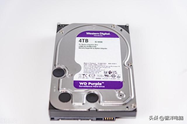 电脑内存容量和硬盘容量的区别是什么？